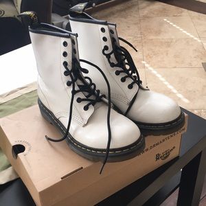 US SIZE 8 Dr. Martens